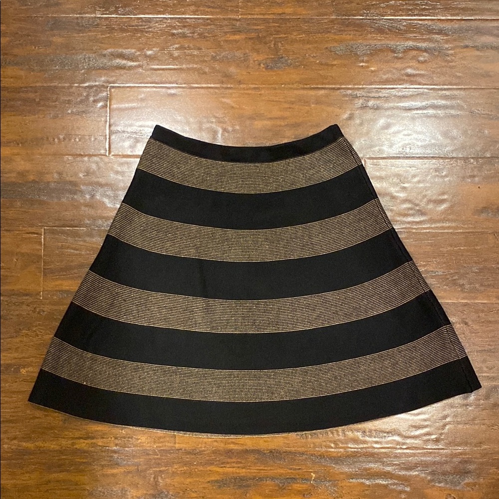 Spense Elegant Knit Black and Gold Striped Skirt w/ a Flare Women’s Small